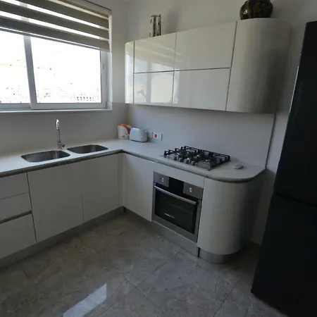 Ocean View Terrace Apartament *